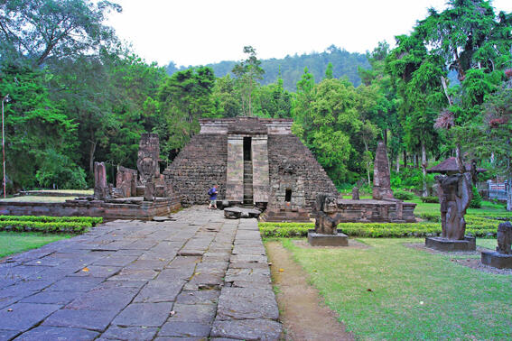 Test Keperawanan di Candi Sukuh