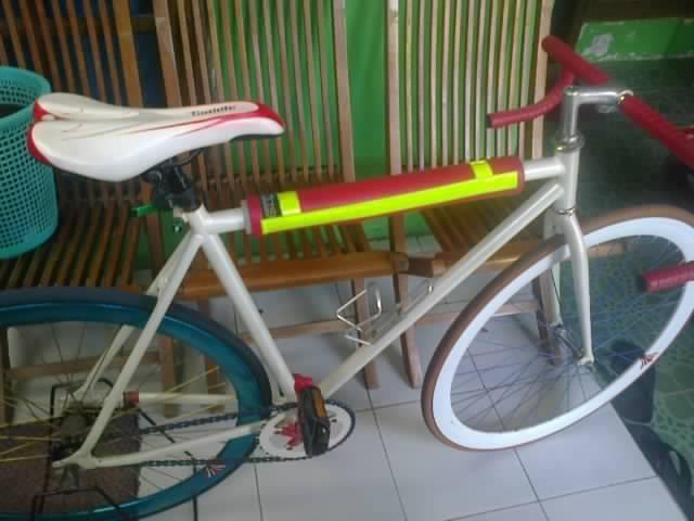 FIXIE Rakitan