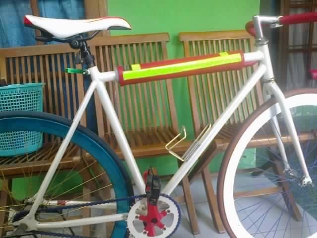 FIXIE Rakitan