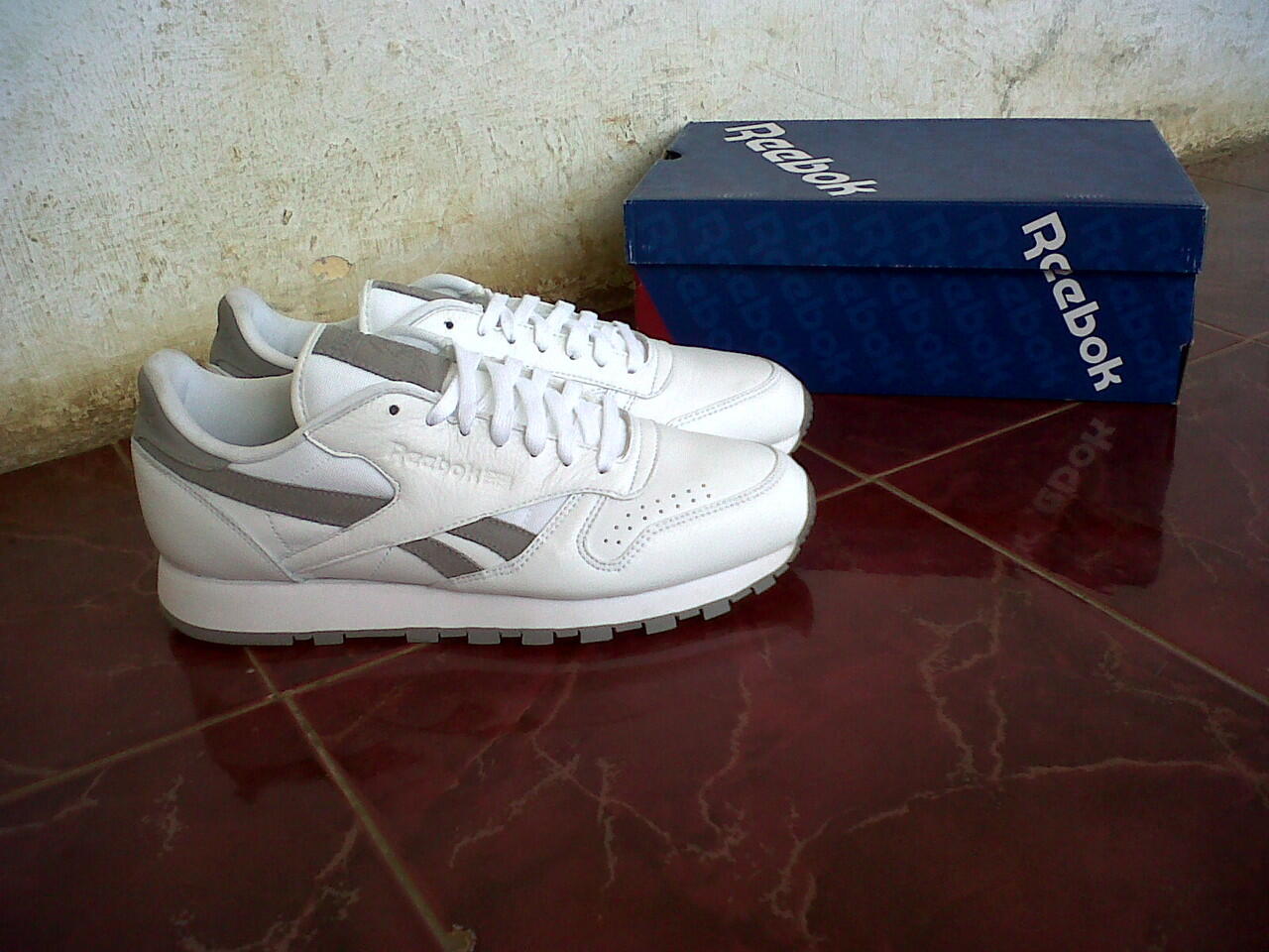 SEPATU REEBOK CLASSIC LEATHER 30TH ANNIVERSARY ORIGINAL. SIZE 42 (BOGOR)