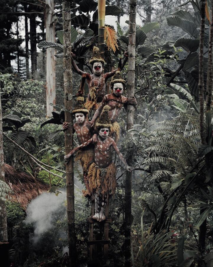 Potret Budaya Terpencil Di Ambang Kepunahan - Yang males baca Masuk (Photo)