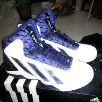 sepatu original super murah!!!!Sepatu Basket Adidas Adipower Howard 3
