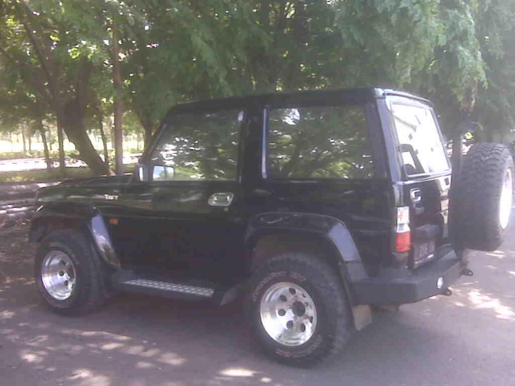 Cari Daihatsu Taft Independent F73 4X4 97 Hitam Full Modifikasi