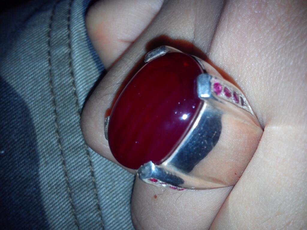 Cincin Natural Ruby Pigeon Blood Burma