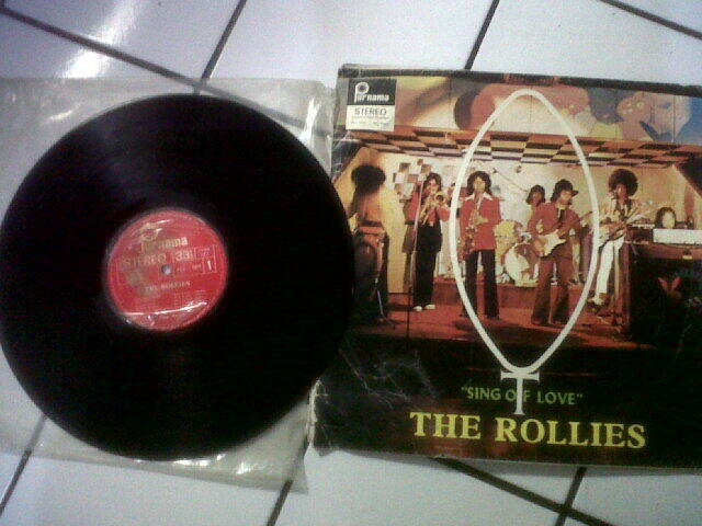 PIRINGAN HITAM THE ROLLIES