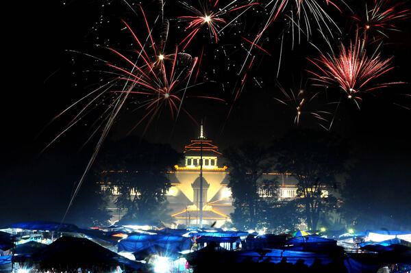 Tempat favorit merayakan Malam Tahun Baru di Beberapa Kota di Indonesia
