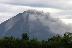 Tiga Gunung Indonesia yang Mengejutkan Dunia di 2013