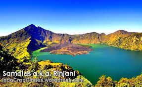 Tiga Gunung Indonesia yang Mengejutkan Dunia di 2013