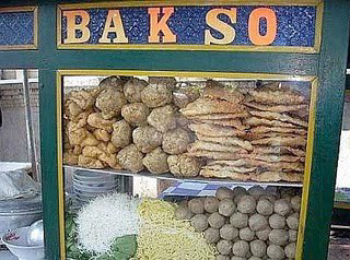 Pedagang Bakso yang Kaya Punya Alphard & omzet 25jt/Hari
