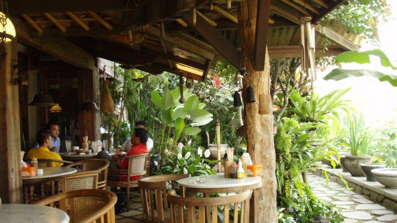 &#91;Kuliner&#93; 14 Tempat Makan yang Wajib Dicoba Waktu di Bandung &#91;PIC&#93;