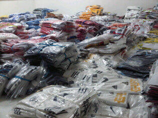 SEPATU FUTSAL REPLIKA ORI ADIDAS & NIKE, ADA MACAM2 JERSEY JUGA. (MITRA SPORT)