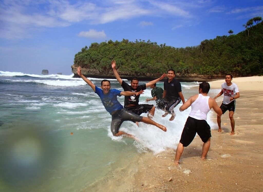 Pantai Gua Cina lebih baik dari pada Sempu 