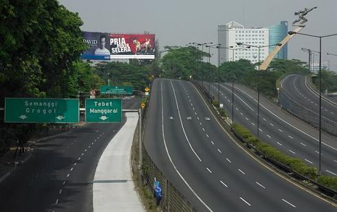 Foto Foto Suasana Jakarta: Macet Vs Sepi