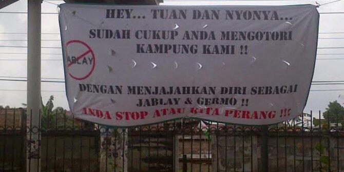 Banyak PSK mangkal, warga Cipinang pasang spanduk anti jablay