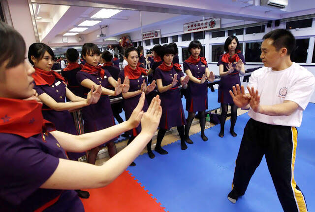 Pramugari Hongkong Airlines Berlatih Wing Chun Untuk Menghajar Penumpang Nakal