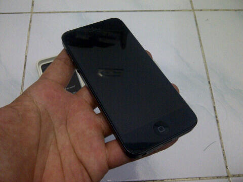Apple iPhone 5 Black 64GB non Box