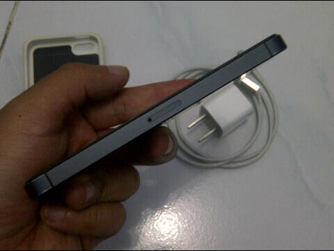Apple iPhone 5 Black 64GB non Box