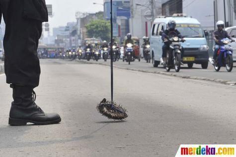 10 Fakta Jebakan Ranjau Paku di Jakarta... PENTING GAN!!!