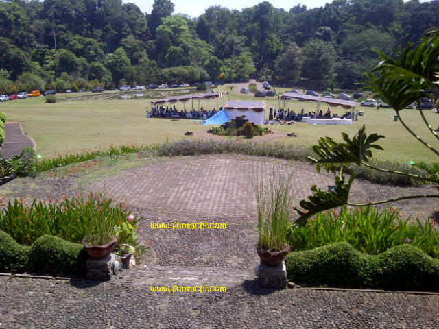 Tempat Makan Romantis di Bogor gan !!