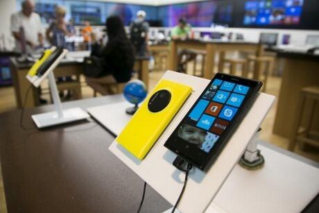 Serba-serbi Layar Ponsel, dari LCD Sampai Amoled