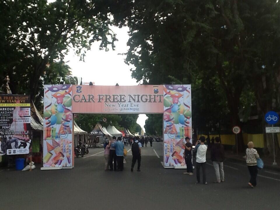 &quot;SURABAYA Car Free Night&quot; Menyambut tahun baru 2014