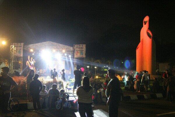 &quot;SURABAYA Car Free Night&quot; Menyambut tahun baru 2014