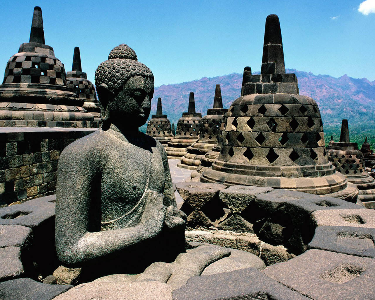 7 Candi Bersejarah di Magelang
