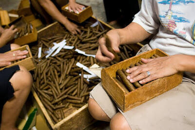 Inilah 5 Rokok Unik Khas Indonesia Yang Melegenda