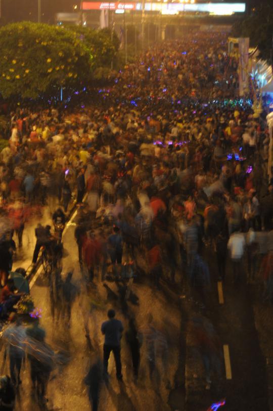 Foto Foto Kemeriahan Warna-Warni Pesta Kembang Api Sambut 2014 di HI