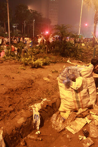 Kelakuan Warga Jakarta di Jakarta Night Festival... MIRIS GAN