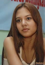 Kasian banget gan artis satu ini, ane bersedia nampung deh ( kalau mau hehe )