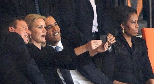 5 FOTO SELFIE YANG IRONIS DAN KONYOL