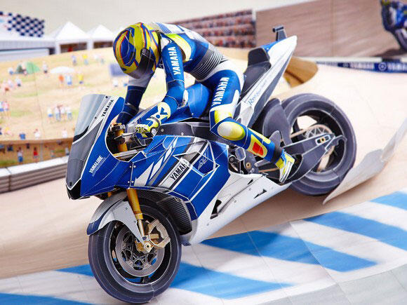 &#91;PIC&#93; Papercraft Aksi Valentino Rossi di Laguna Seca