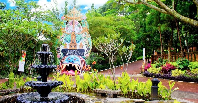 Jambuluwuk Ciawi Resort