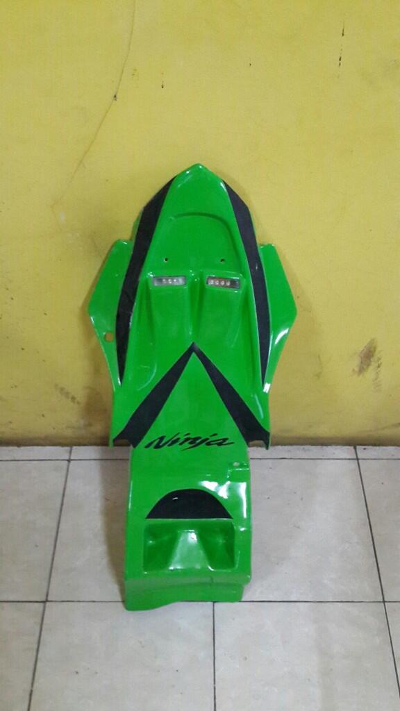 fs: undertail with sein ninja 250fi hijau se.baru baru,ga jadi pakai...mulus batangan