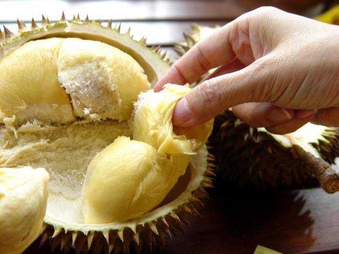 HATI-HATI BELI DURIAN DI PINGGIR JALAN GAN, POKOKNYA HATI-HATI AJA..