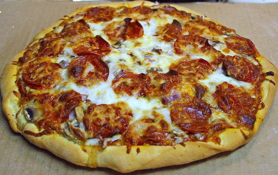 7 Toping Pizza Teraneh yang Pernah Ada !!