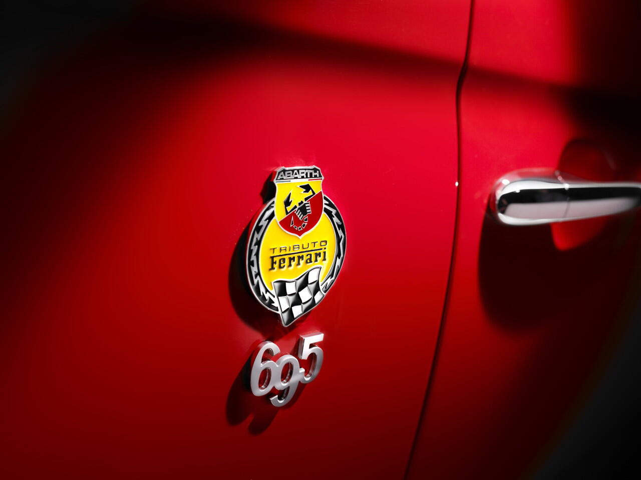Fiat Abarth 695 Tributo si &quot;Kecil&quot;.. sebuah penghormatan buat Ferarri