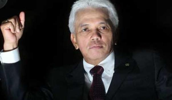 [Siapa Sih?] Pejabat Yang Paling Konsisten Bekerja Saat Kita Libur, Gan!