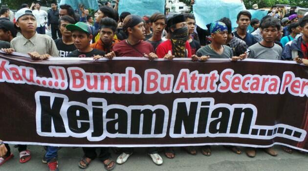 ATUT PROTES:&quot;PENAHANANNYA MENGGANGGU STABILITAS PEMERINTAHAN BANTEN&quot;