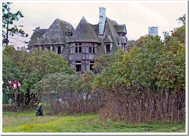 " Rumah Rumah Besar "Yang dibiarkan terbengkalai karena penuh misteri !