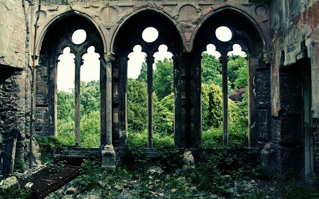 " Rumah Rumah Besar "Yang dibiarkan terbengkalai karena penuh misteri !