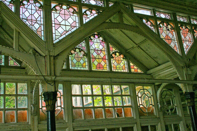 " Rumah Rumah Besar "Yang dibiarkan terbengkalai karena penuh misteri !