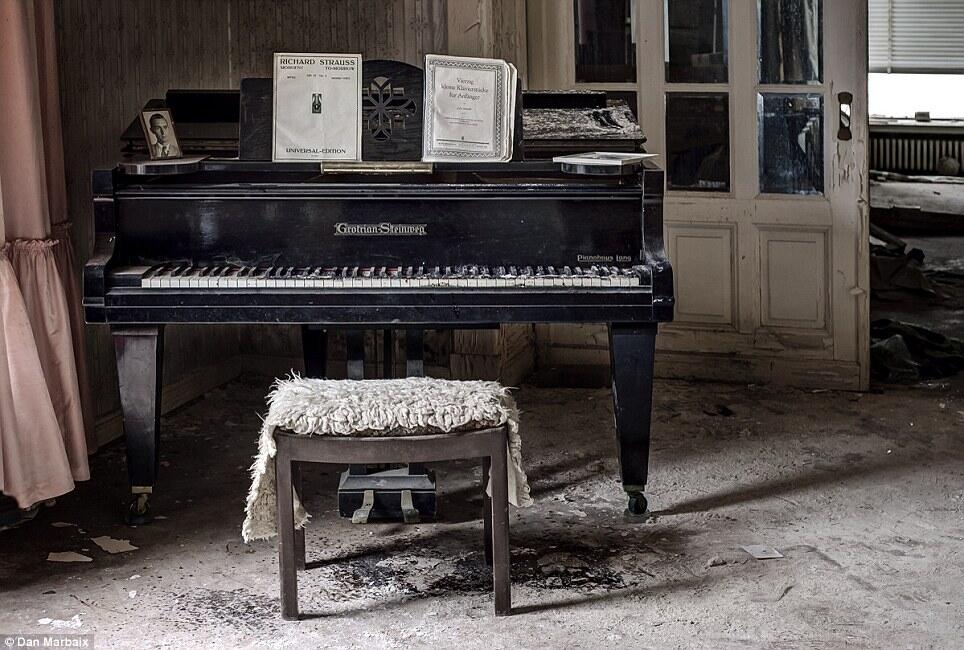 " Rumah Rumah Besar "Yang dibiarkan terbengkalai karena penuh misteri !