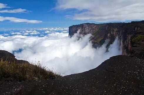 Tempat Surreal Yang Harus Agan Kunjungi Sebelum Mati!
