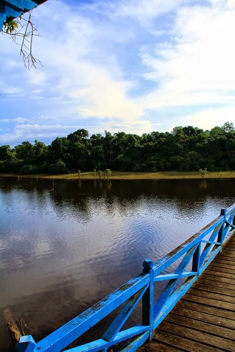 Pesona Danau Bika ( Danau Buak ) di Kapuas Hulu