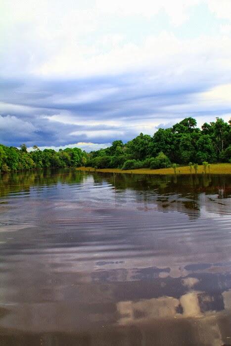 Pesona Danau Bika ( Danau Buak ) di Kapuas Hulu