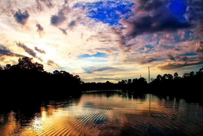 Pesona Danau Bika ( Danau Buak ) di Kapuas Hulu