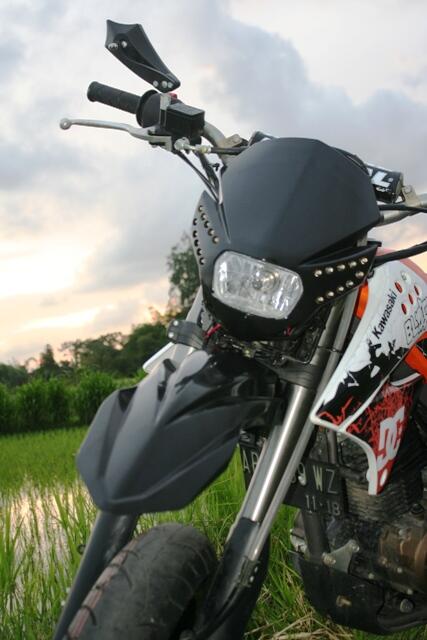 Terjual BODY TRAIL KLX PLASTIK YANG MAU MODIFIKASI TRAIL 