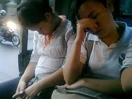 5 Hal yang Menggagalkan Tidur di Angkutan Umum